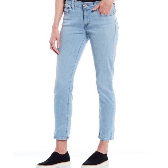 Levi’s Boyfriend Jeans Women’s 30 Light Wash Mid Rise Blue Denim 27 Inseam - Picture 1 of 14